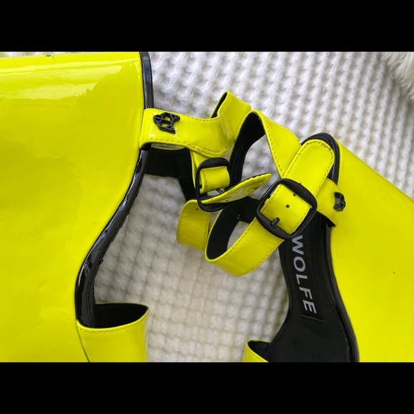 Amazing plattform sandals ,so comfy, fashion! Ligthly used! - Picture 4 of 4